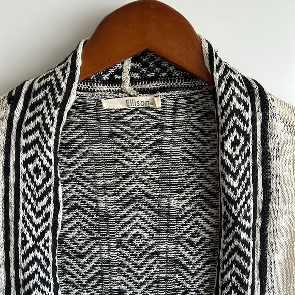 Ellison Woman’s Black Cream Fringe Knit Cardigan Geometric One Size - Picture 6 of 13